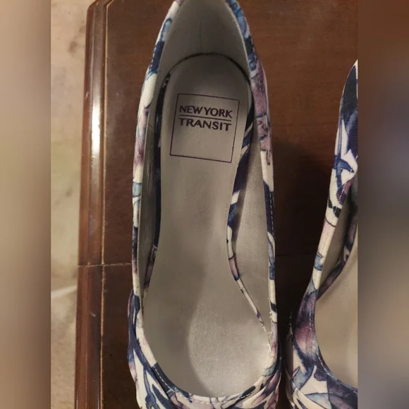 New York Transit Size 8.5 Women's Wrap Front, Floral Heels. Tried on once!! - Picture 4 of 6